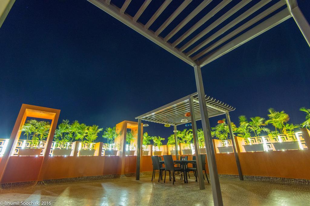 Hotel The Elements Rajkot Exterior foto