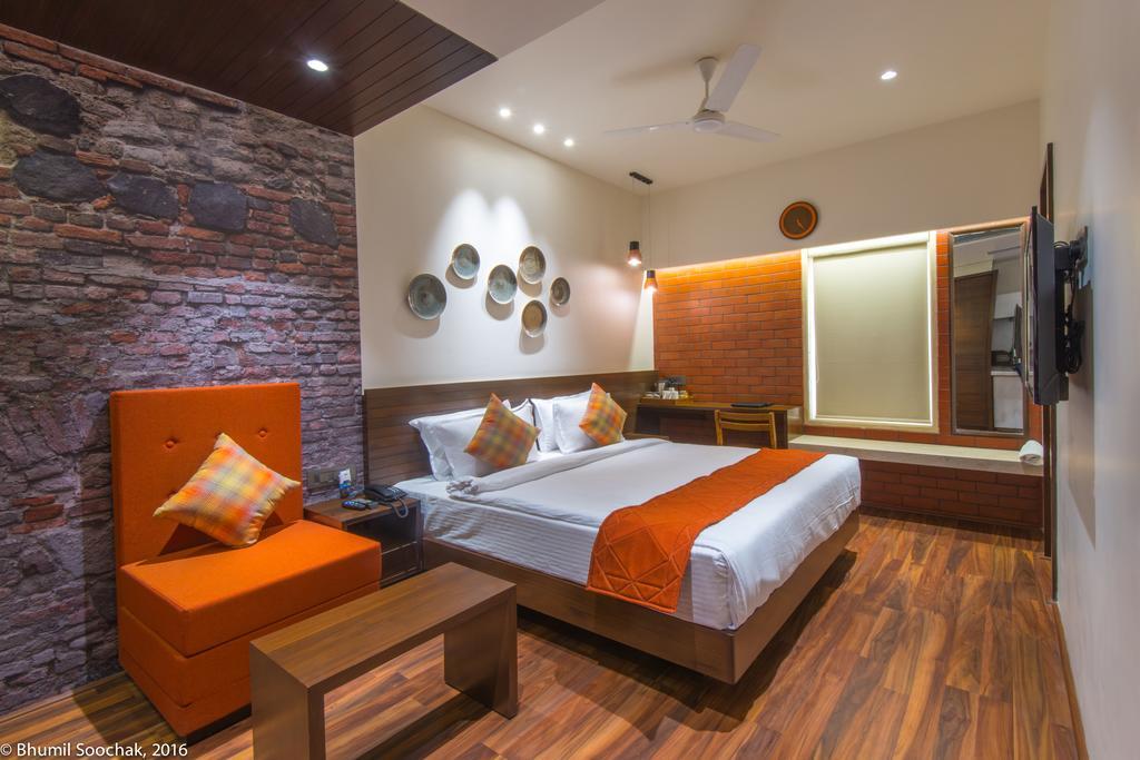 Hotel The Elements Rajkot Exterior foto