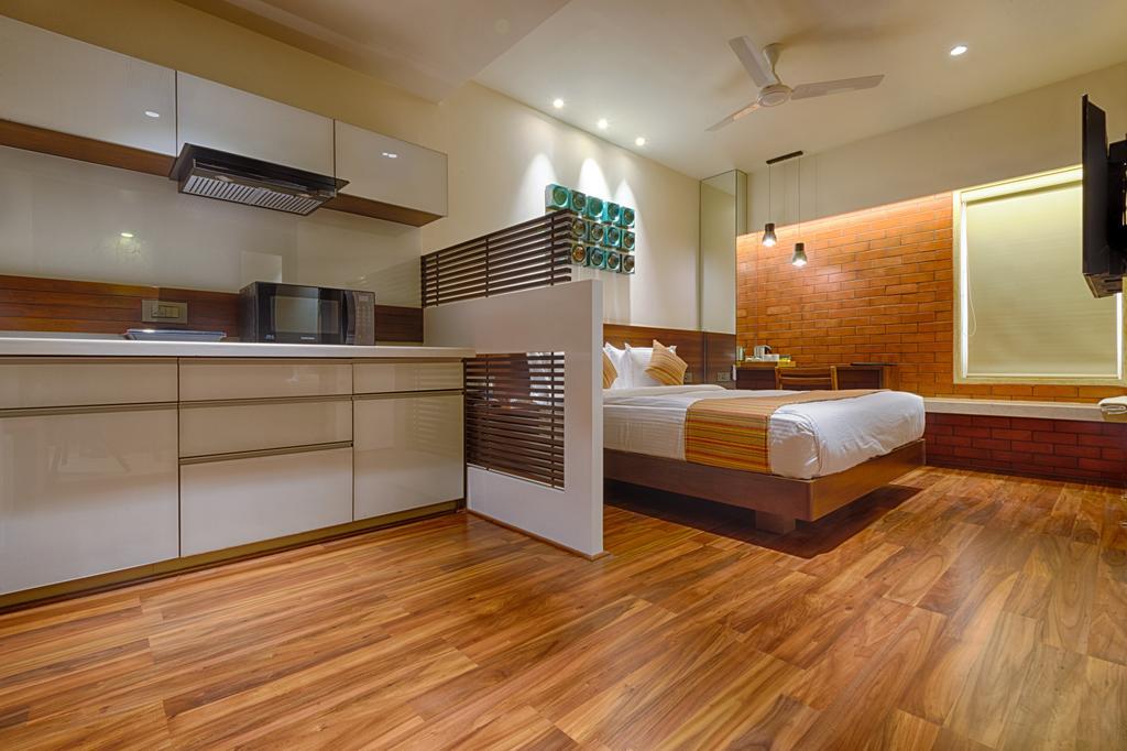 Hotel The Elements Rajkot Habitación foto