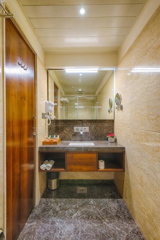 Hotel The Elements Rajkot Habitación foto