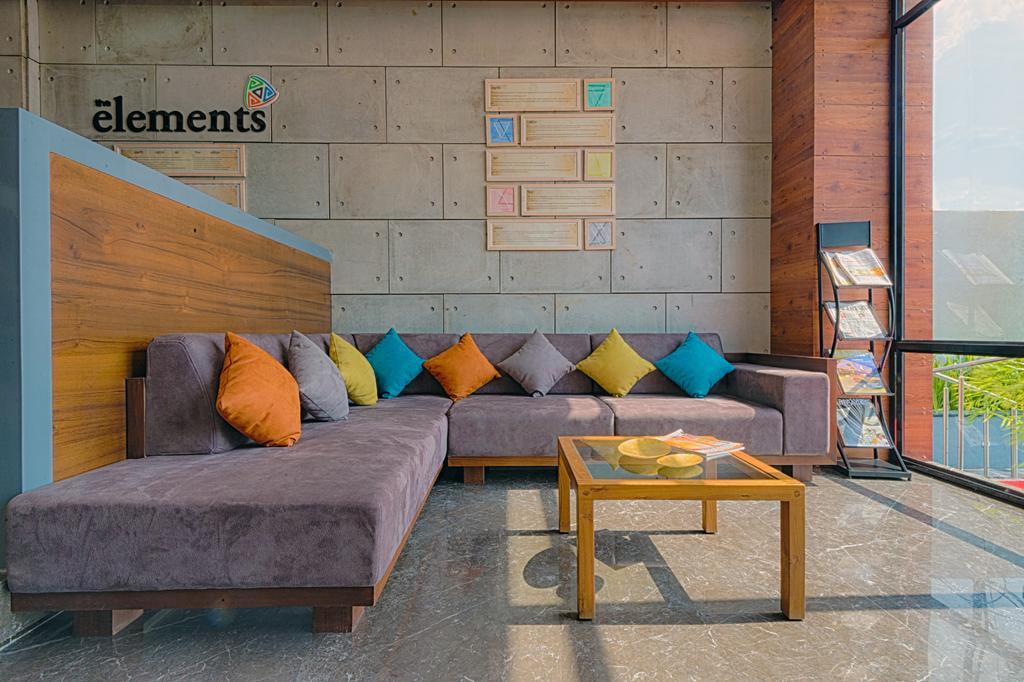 Hotel The Elements Rajkot Exterior foto