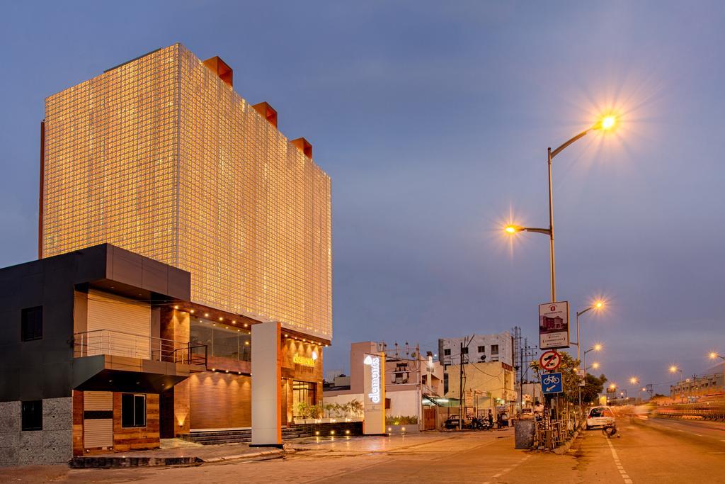 Hotel The Elements Rajkot Exterior foto